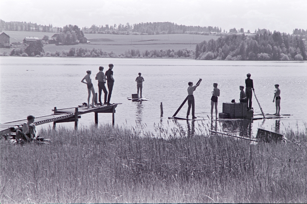 Åkersvika, badeliv, tømmerflåte, ungdom, Vang H.
