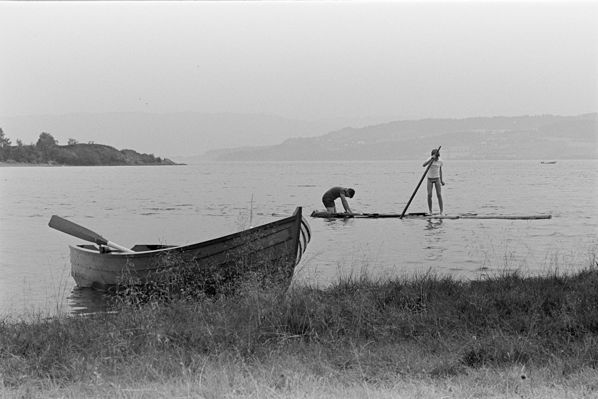 Domkirkeodden, Rosenlundvika, badeliv, robåt, tømmerflåte, Mjøsa.