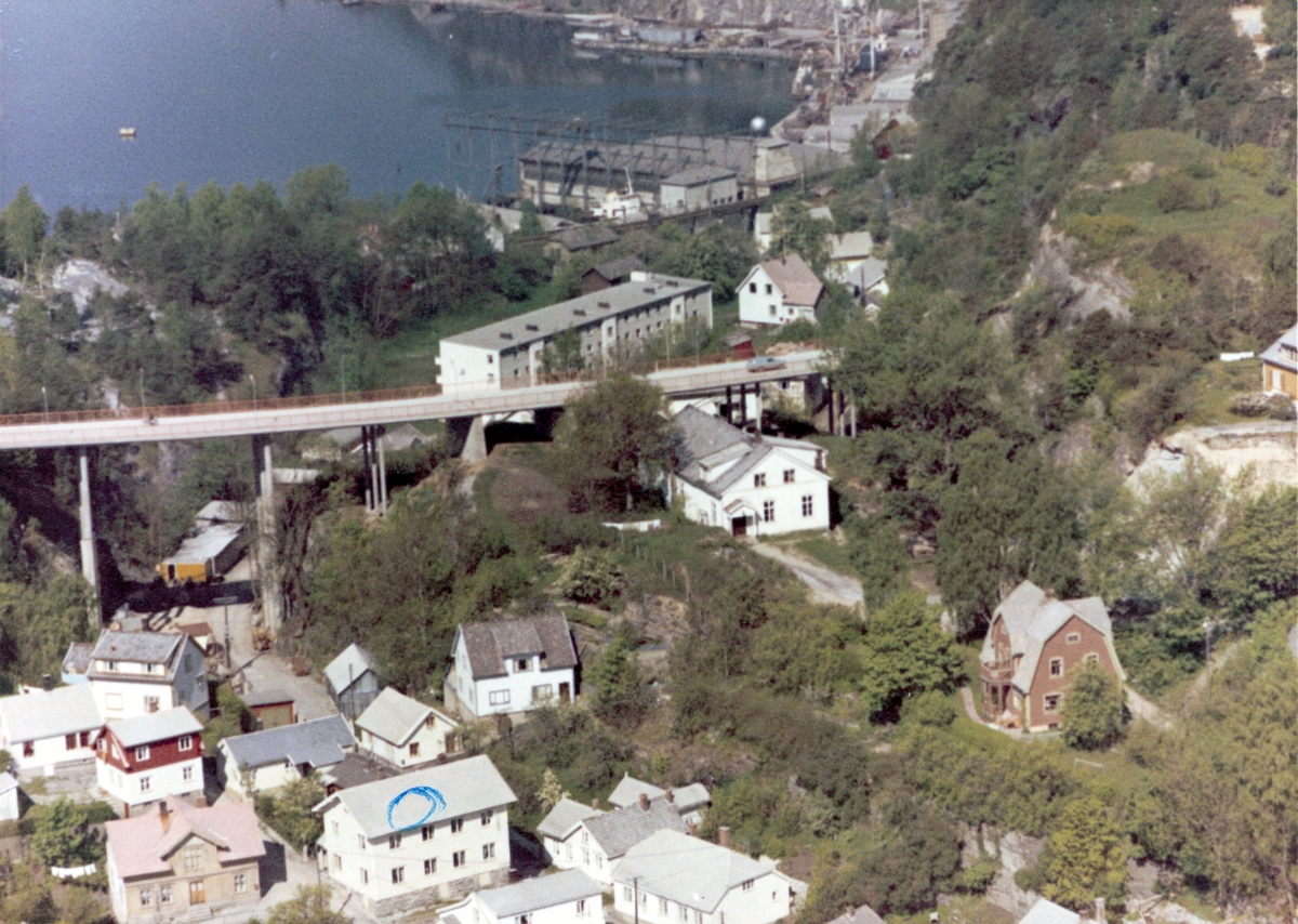 Flyfotoarkiv fra Fjellanger Widerøe AS, fra Porsgrunn Kommune, Trosvikveien, Brevik Fotografert 04.06.62