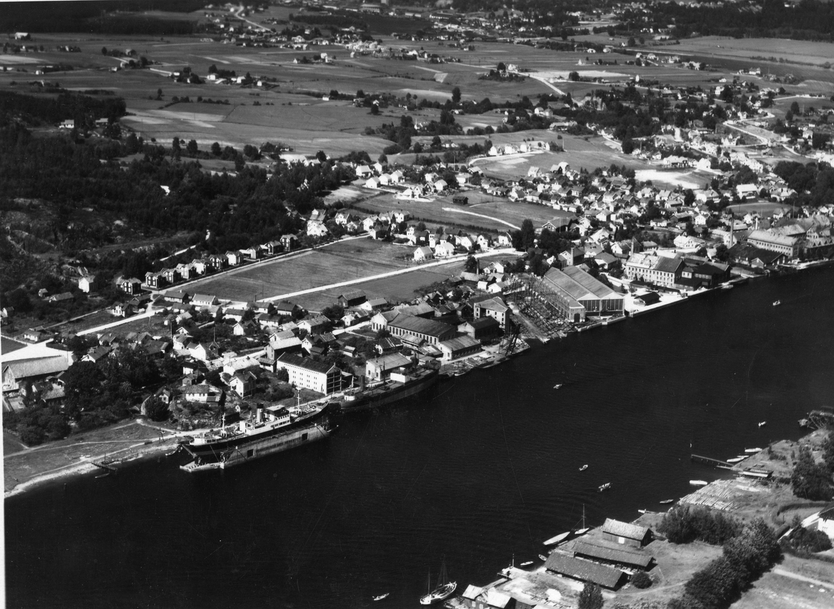 Flyfotoarkiv fra Fjellanger Widerøe AS, fra Porsgrunn Kommune, Porsgrunn Mekaniske Verksted