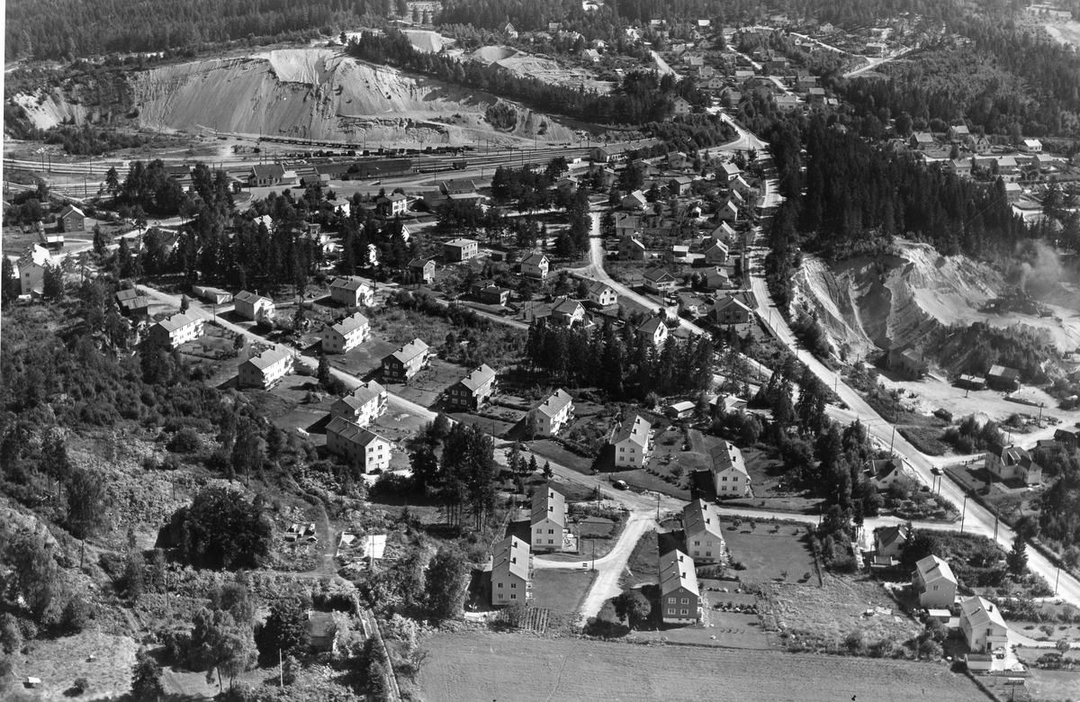 Flyfotoarkiv fra Fjellanger Widerøe AS, fra Porsgrunn Kommune. Eidanger. Fotografert 27.07.1963 av Edmond Jaquet