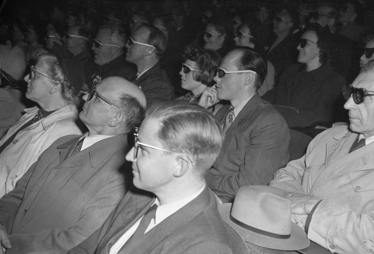 Visning av 3-dimensjonal film i Verdensteateret