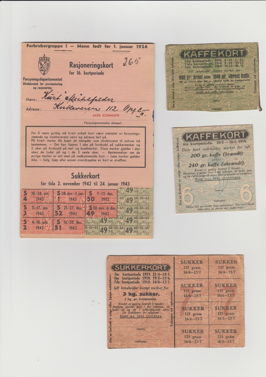 Ulike rasjoneringskort for sukker, kaffe, erter, fett, brød og korn, mel, såpe, kafferstatning.