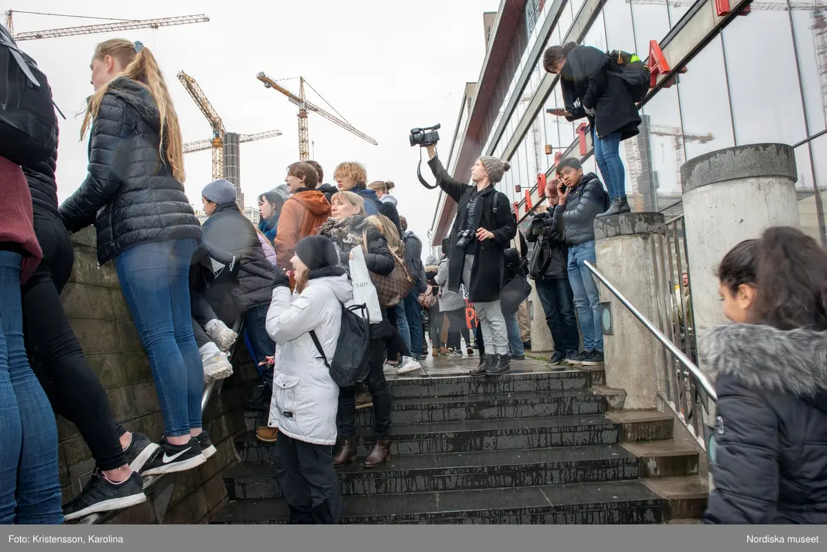 Klimatstrejk, skolstrejk. Skolungdomar tågar från Sergels torg till Mynttorget. Den globala ungdomsledda rörelsen Fridays for future och dess grundare Greta Thunberg är på plats.