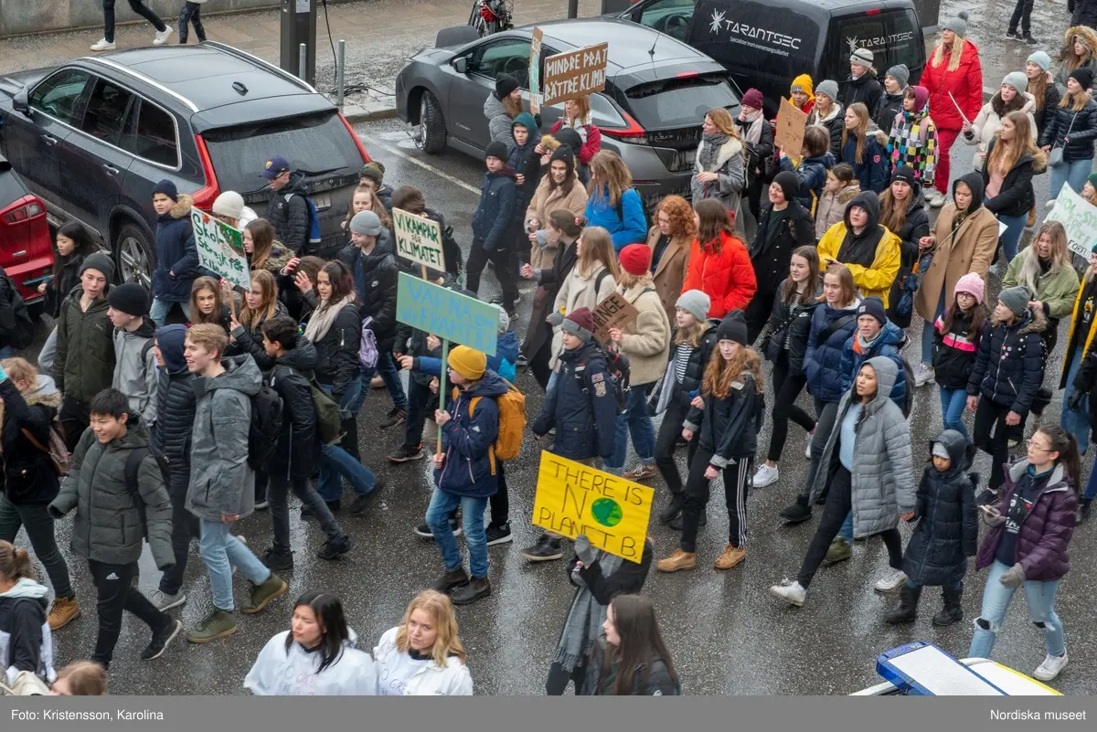 Klimatstrejk, skolstrejk. Skolungdomar tågar från Sergels torg till Mynttorget. Den globala ungdomsledda rörelsen Fridays for future och dess grundare Greta Thunberg är på plats.