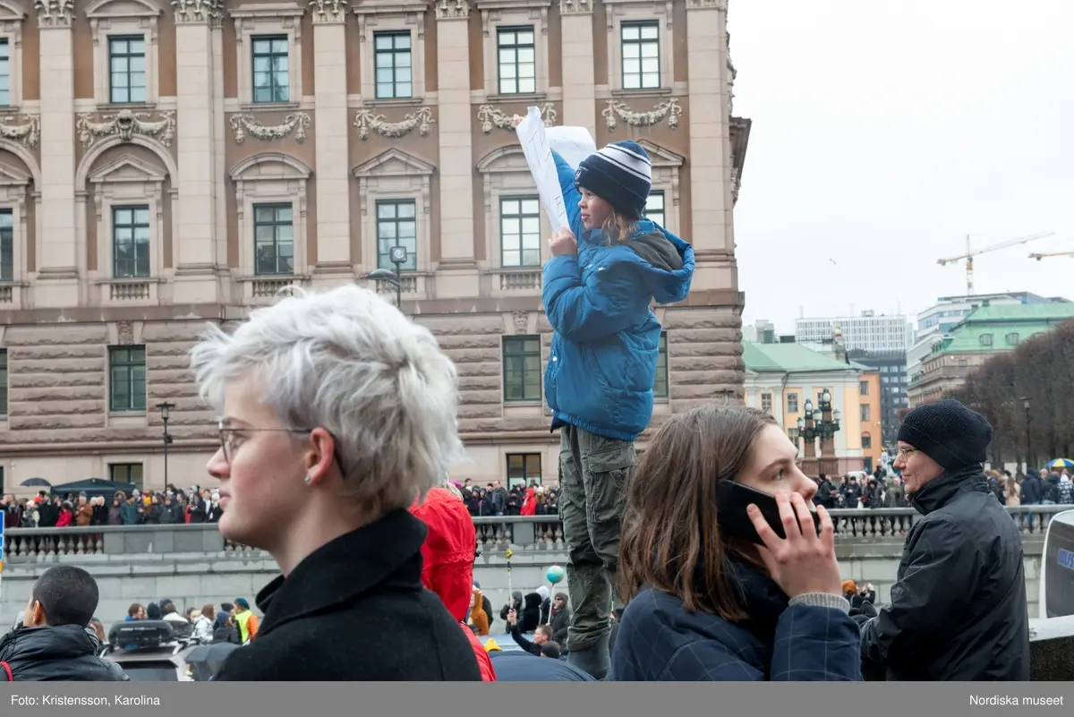 Klimatstrejk, skolstrejk. Skolungdomar tågar från Sergels torg till Mynttorget. Den globala ungdomsledda rörelsen Fridays for future och dess grundare Greta Thunberg är på plats.