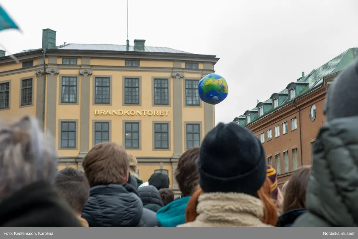 Klimatstrejk, skolstrejk. Skolungdomar tågar från Sergels torg till Mynttorget. Den globala ungdomsledda rörelsen Fridays for future och dess grundare Greta Thunberg är på plats.