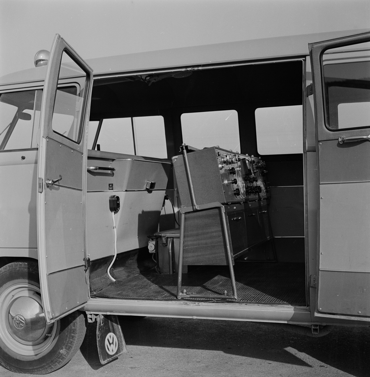 Landsmålsarkivets inspelningsbuss, Uppsala 1957