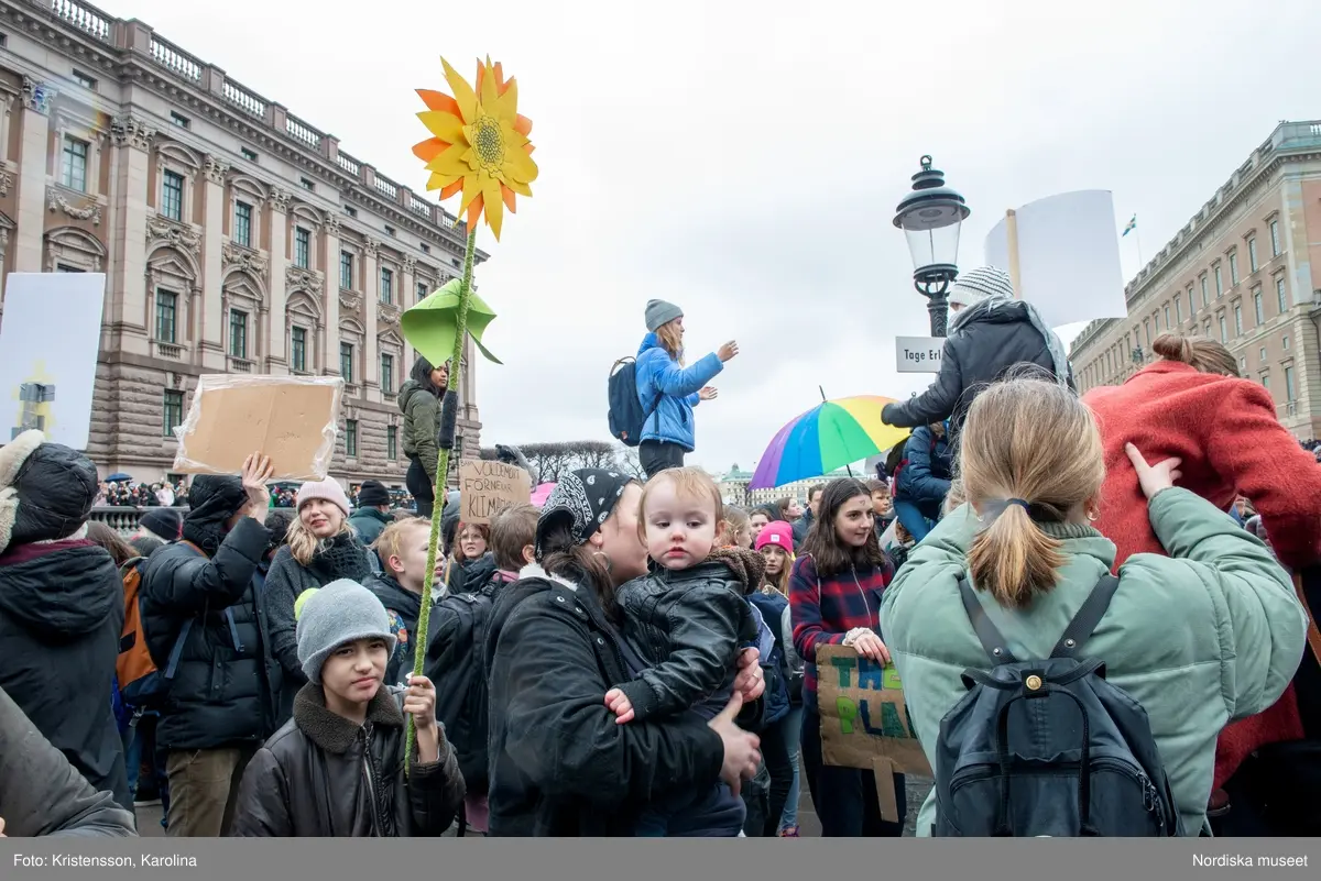 Klimatstrejk, skolstrejk. Skolungdomar tågar från Sergels torg till Mynttorget. Den globala ungdomsledda rörelsen Fridays for future och dess grundare Greta Thunberg är på plats.