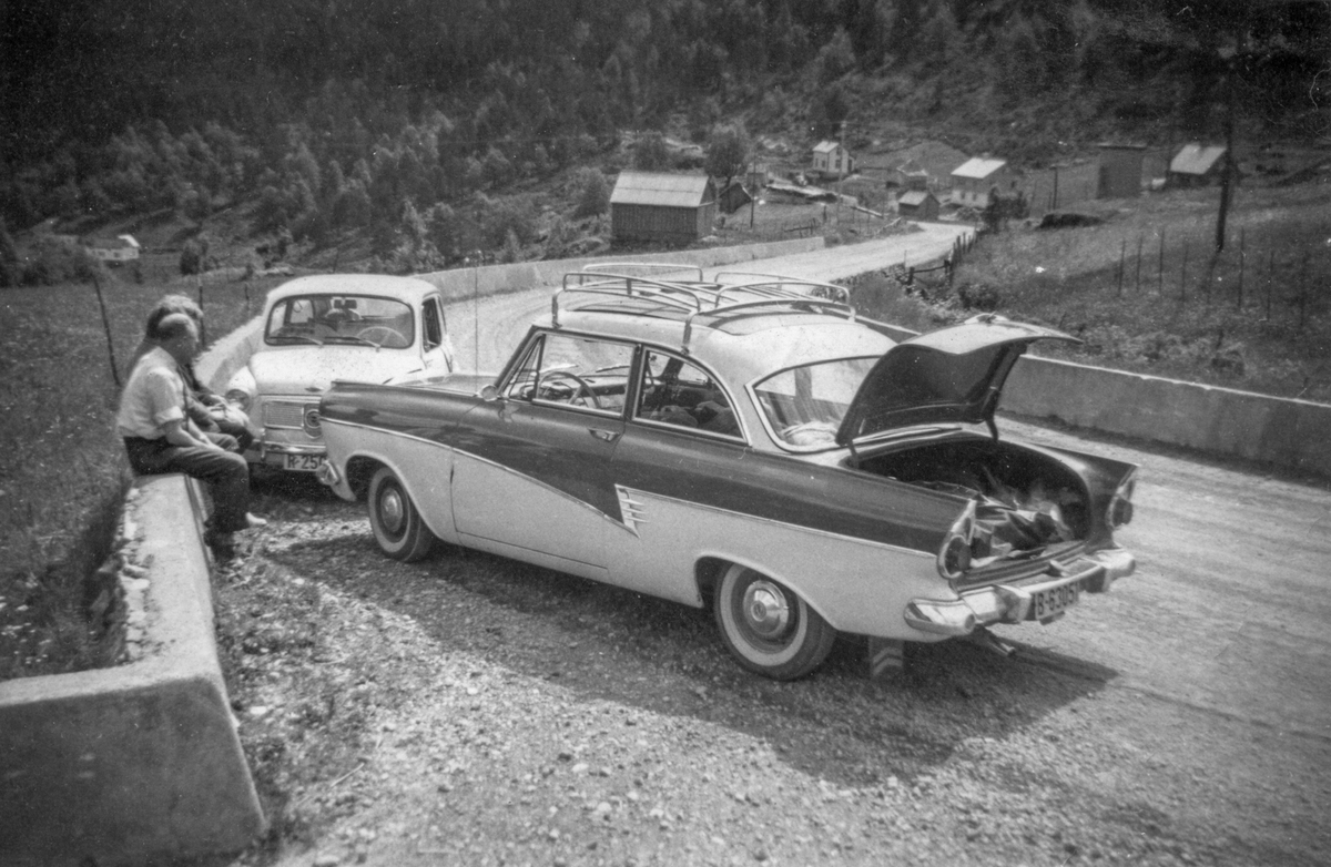 Bilar på vegen i 1962.