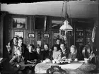 Hemma hos familjen Edhlund i bostaden, kvarteret Guldskäret, Östhammar, Uppland före 1912