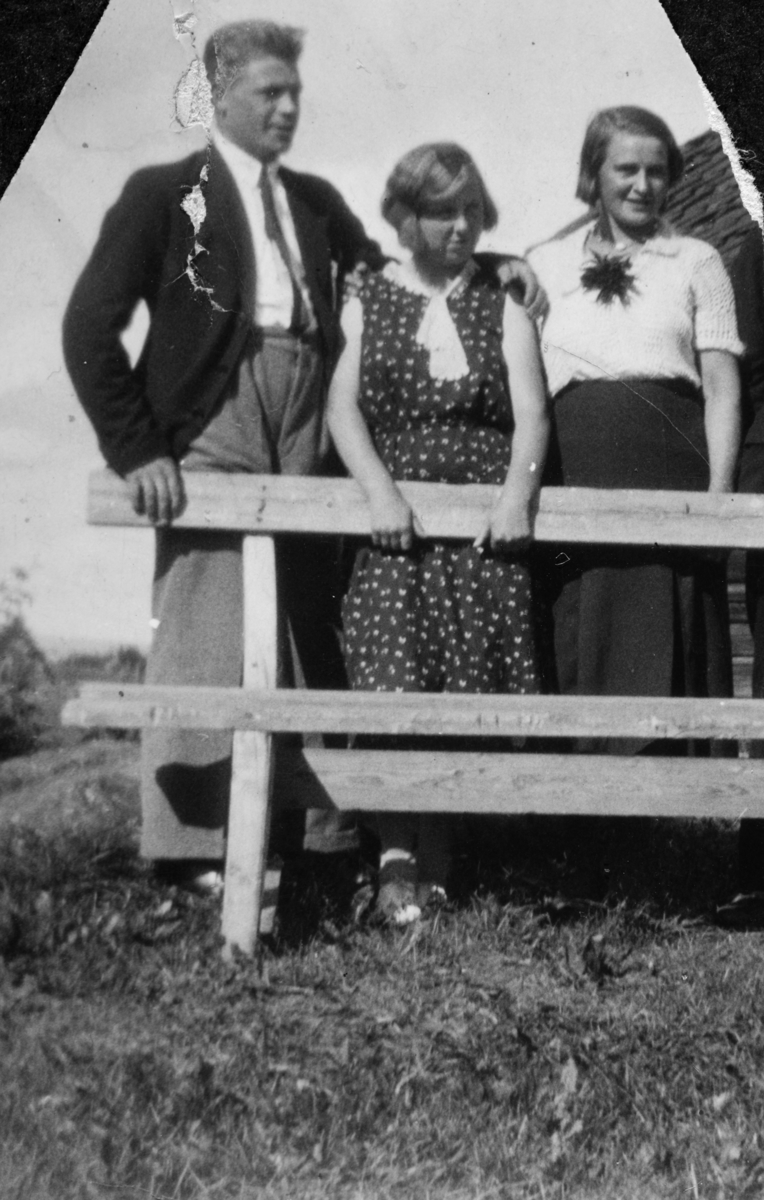 F.v. Lennard Nerhagen, Tilla Myhre, Lydia Bakken, Ottestad.