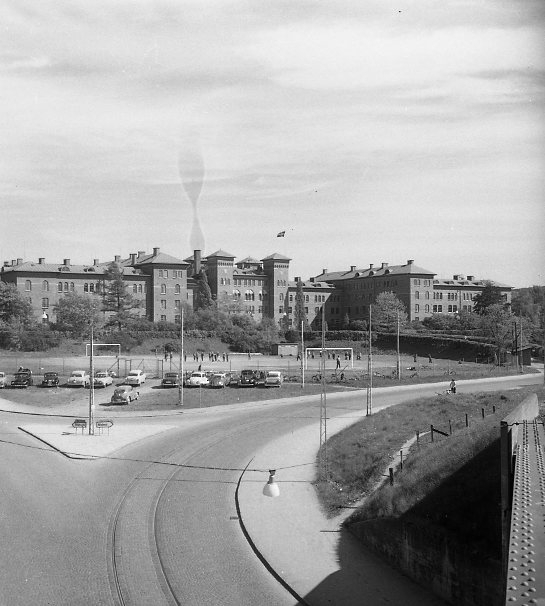 Kasern A 6 från järnvägsbron.