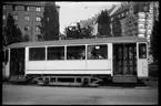 Aktiebolaget Stockholms Spårvägar, SS B20 878 vid hållplats på linje 7, Djurgårdslinjen. Linjen gick mellan Norrmalmstorg och Djurgården.