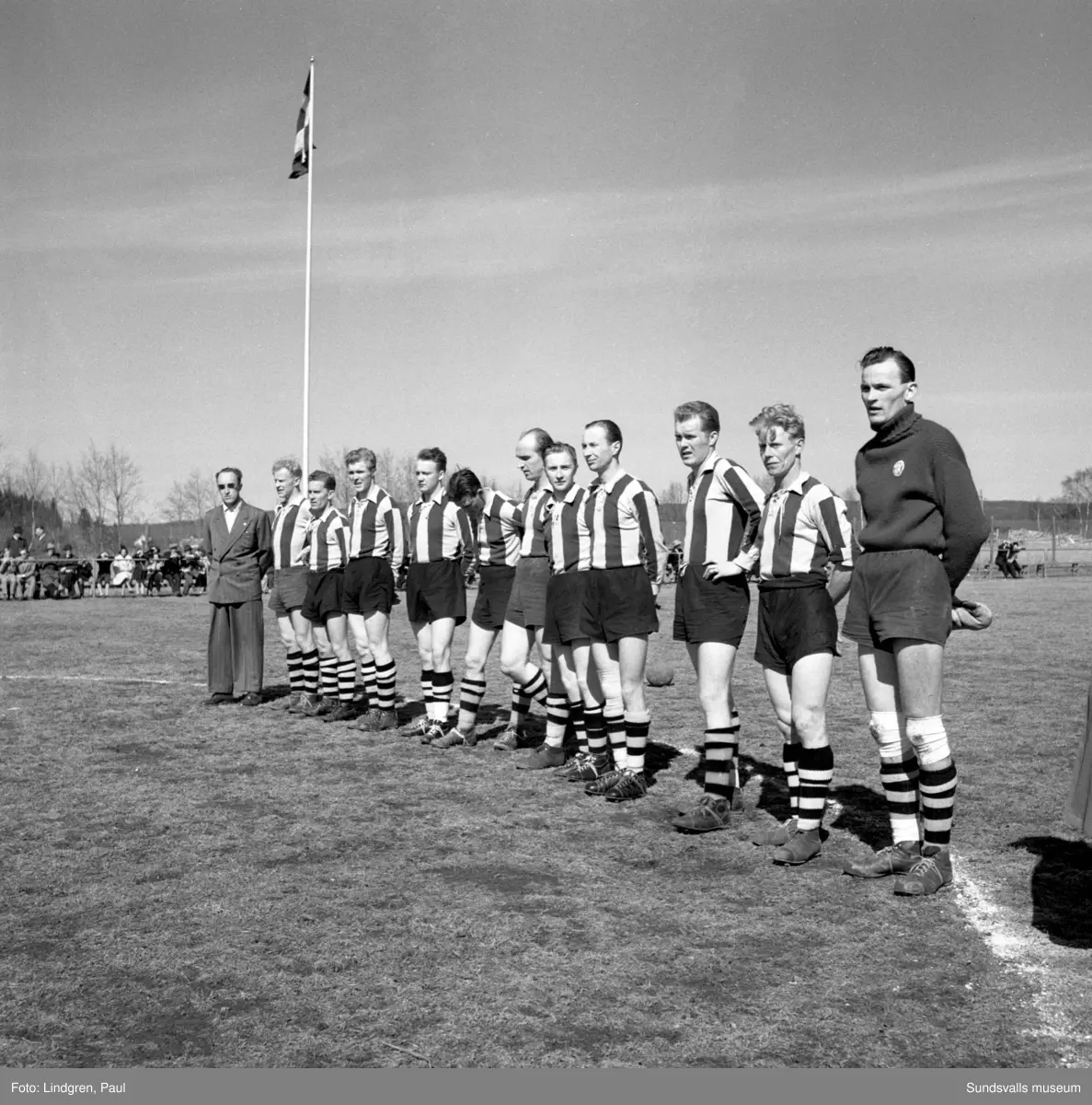 Fagerviks GF:s nya klubbfana invigdes i samband med vänskapsmatchen mellan Fagervik och Friska Viljor. Matchen som spelades på Forsvallen slutade med 3-1 till hemmalaget Fagervik.