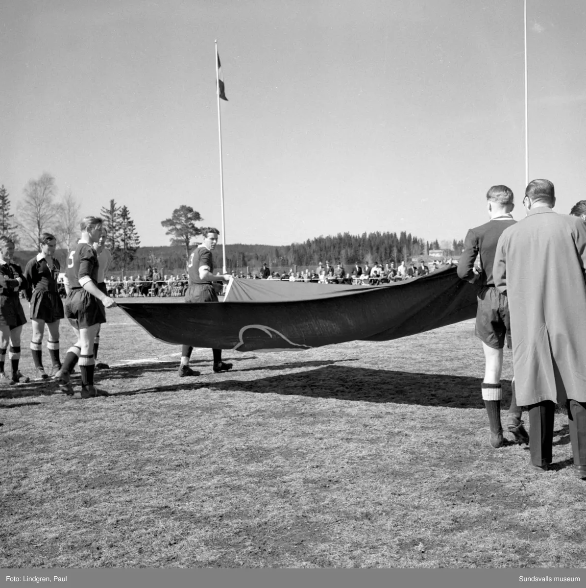 Fagerviks GF:s nya klubbfana invigdes i samband med vänskapsmatchen mellan Fagervik och Friska Viljor. Matchen som spelades på Forsvallen slutade med 3-1 till hemmalaget Fagervik.