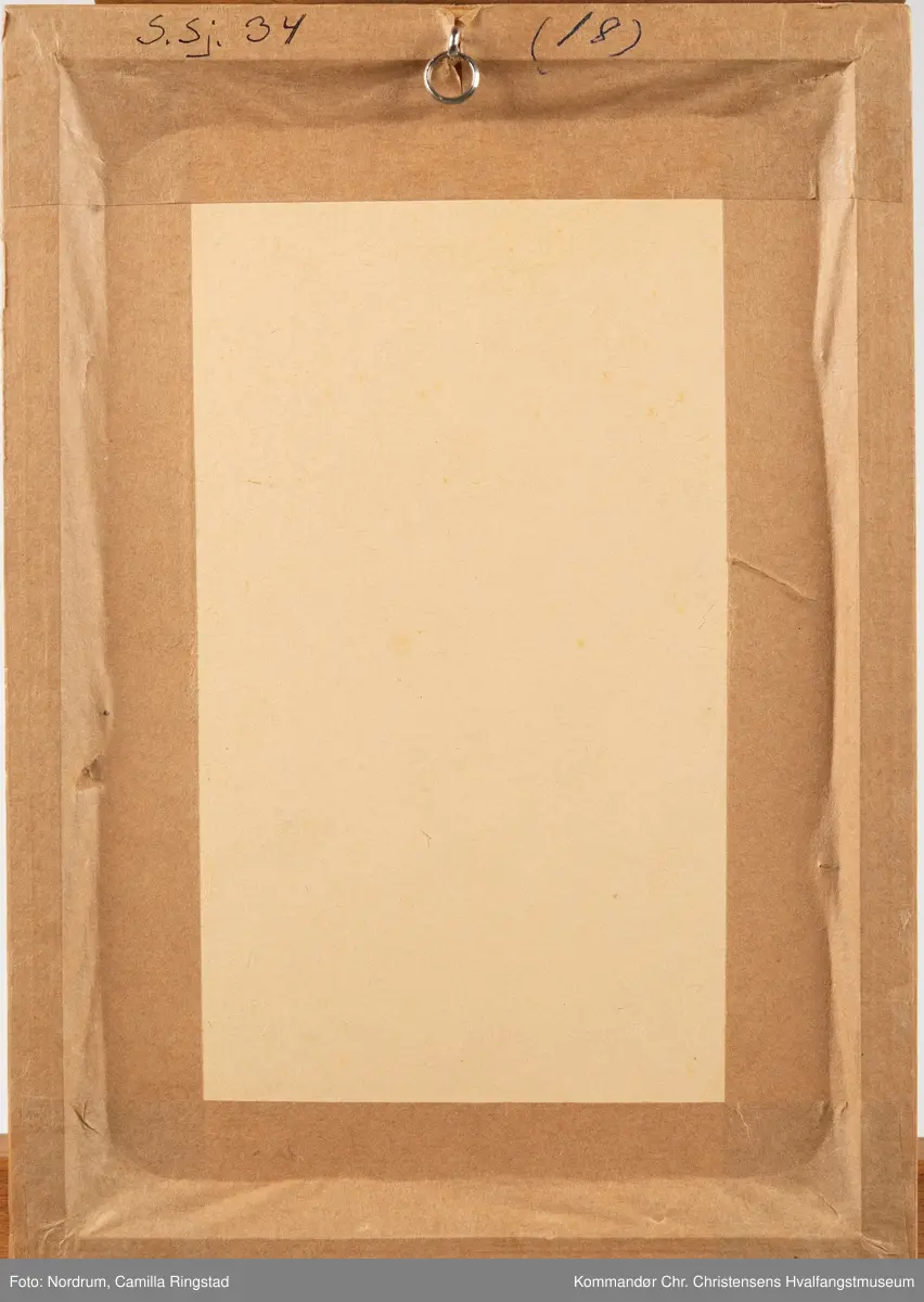 Innrammet blad. Forside synlig.