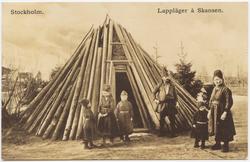 Vykort med motiv från Skansen. "Lappläger å Skansen"