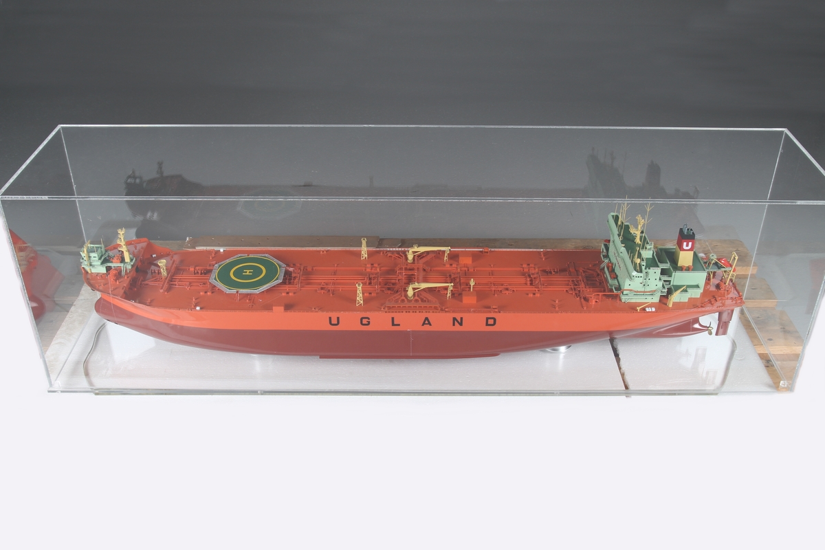 Modell av tankskipet Juanita fra rederiet Ugland.