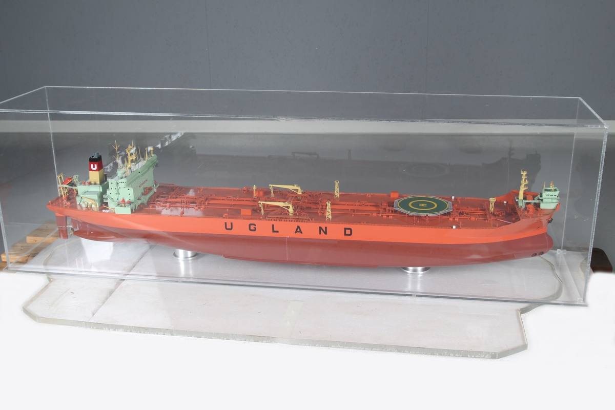 Modell av tankskipet Juanita fra rederiet Ugland.
