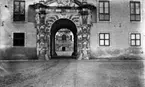 Portal på Tidö slott, Rytterne.