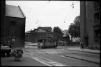 Århus Sporveje, Ås spårvagn 20 står på Store Torv. Aarhus teater syns bakom spårvagnen på Bispetorv.