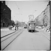 Helsingin Kaupupungin Liikennelaitos, HKL RM1 363 linje 3B och HKL spårvagn linje 3 på Mannerheimvägen vid Alexandersgatan.