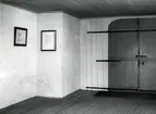 Interiör från vapenhuset i Kristdala kyrka innan restaureringen 1962.