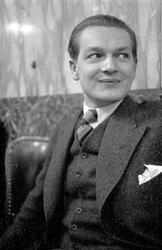 Motiv: Tyskland, Berlin;
Porträtt av en man "Tiller" som dri