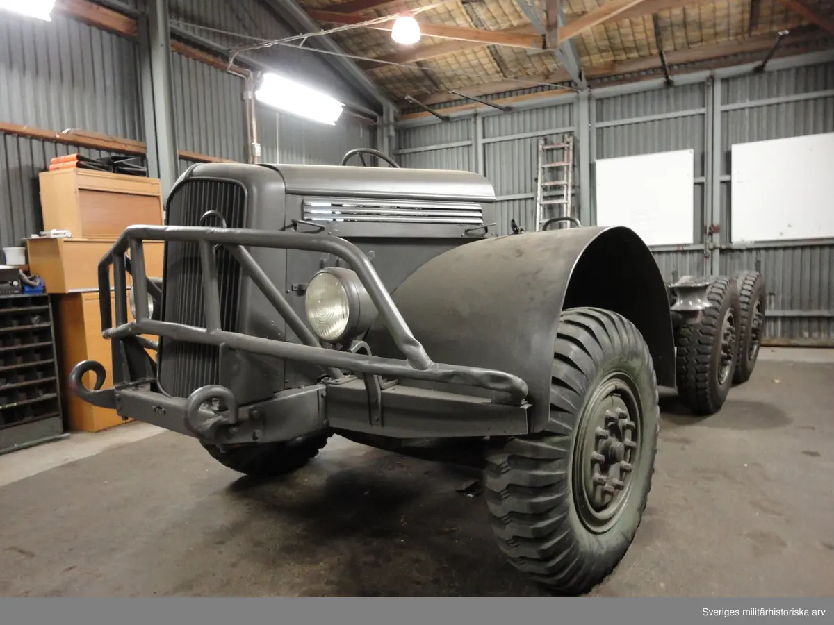 Volvo Terrängbil M/1940 typ TVB för 7-8 passagerare.
Motor Volvo FBT.
