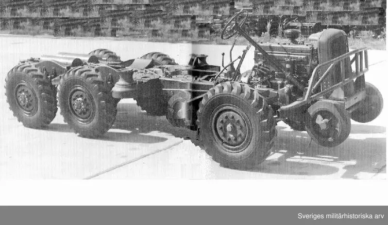 Volvo Terrängbil M/1940 typ TVB för 7-8 passagerare.
Motor Volvo FBT.