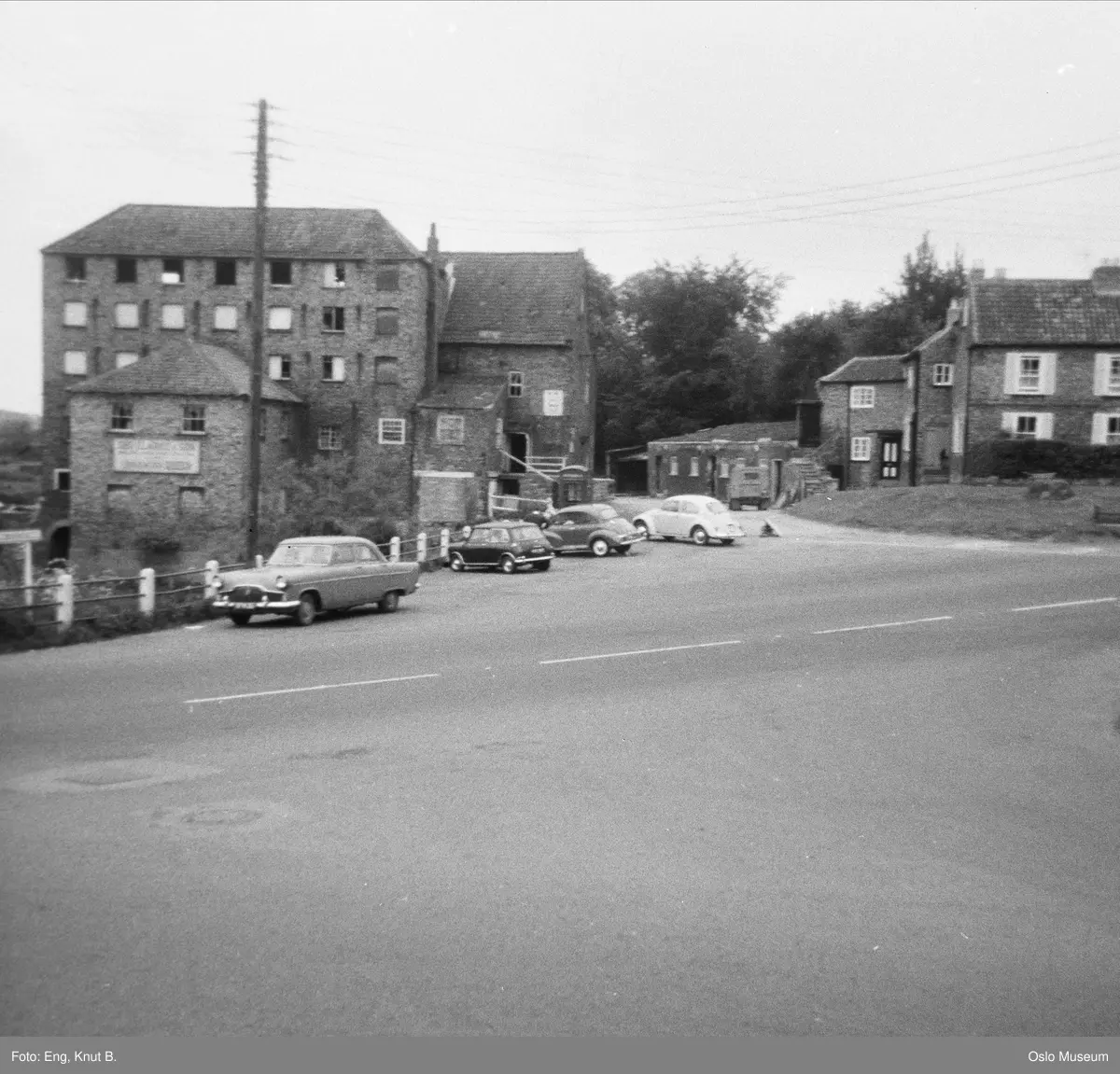 parkeringsplass, biler, gate, bebyggelse
