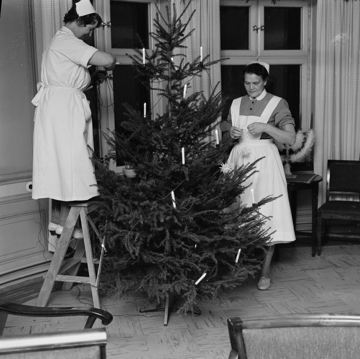 Julpynt på Akademiska sjukhuset, Uppsala, december 1961