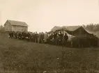 Landstormens mobilisering 1914, i väntan på utspisning.