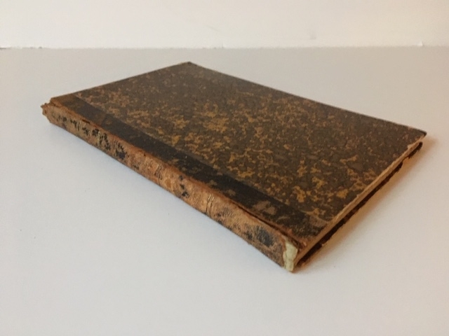 Tunn bok med ryggtitel: "Busch Mnemoniken". På titelsidan: "Försök till lärbok i Mnemoniken eller minneskonsten af J. A. W. Busch." Utgiven 1852.
Enstaka marginalmarkeringar. Trasig rygg.