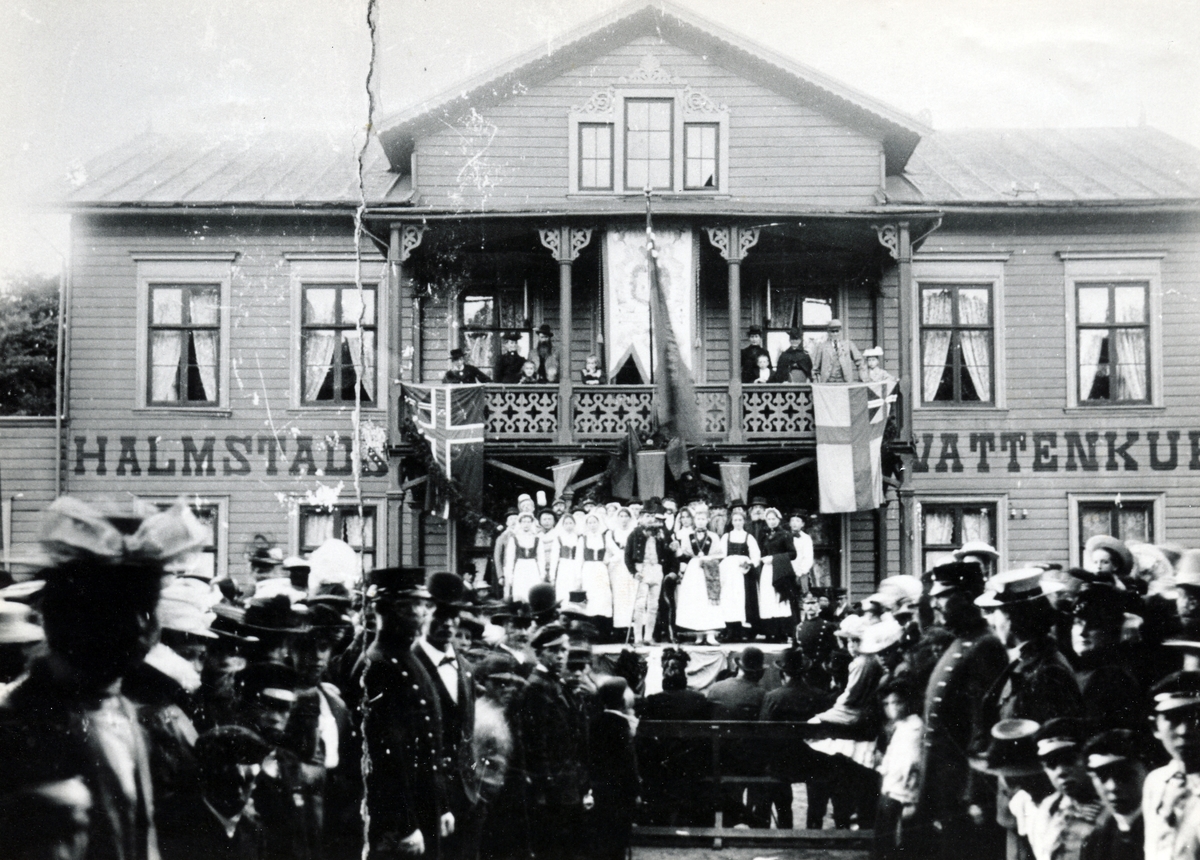 Godtemplarfest med arrangörer i Halmstads Vattenkuranstalts park år 1889.
