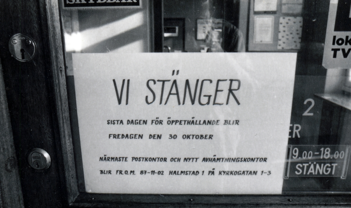 Dokumentation av postkontoret Halmstad 2, Badhusgatan 4, Halmstad. 
Postkontoret upphörde den 30 oktober 1987.