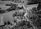 Flygfoto över Valdshults kyrka i Gislaved kommun, Jönköpings län. Nr 1108/1961