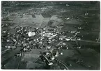 Norberg sn, Norberg.
Flygfoto över Norberg, med kyrkan. 1932.