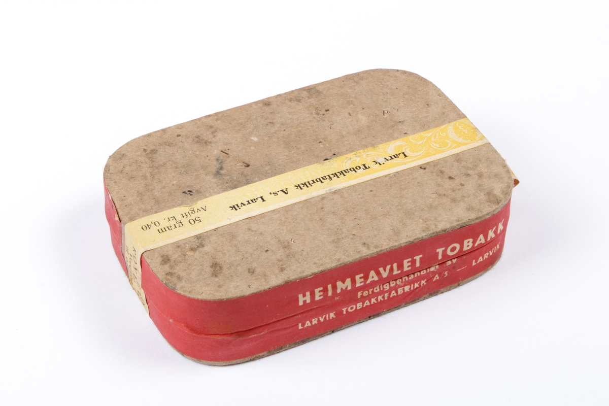 Tobakkseske med innhold.