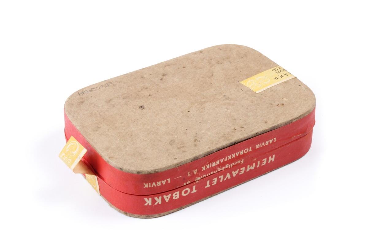 Tobakkseske med innhold.