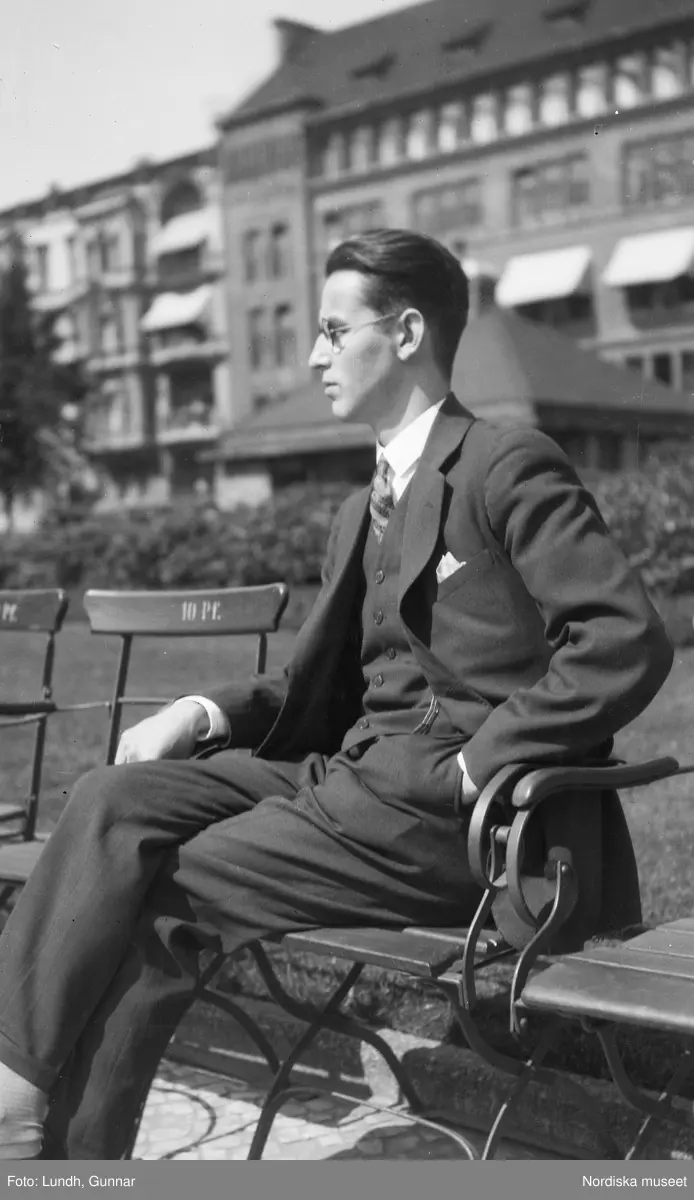 Motiv: (ingen anteckning) ;
Tom kontaktkarta, anteckningar på kontaktkarta 282 "turist på alptopp" 283 - 308 "div. bekanta o obekanta i Berlin 1925 - 27"