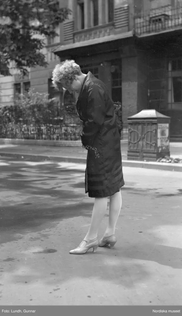 Motiv: (ingen anteckning) ;
Tom kontaktkarta, anteckningar på kontaktkarta 282 "turist på alptopp" 283 - 308 "div. bekanta o obekanta i Berlin 1925 - 27"