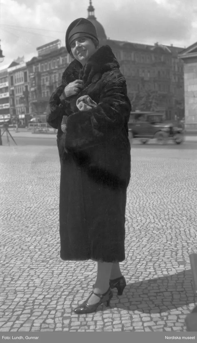 Motiv: (ingen anteckning) ;
Tom kontaktkarta, anteckningar på kontaktkarta 282 "turist på alptopp" 283 - 308 "div. bekanta o obekanta i Berlin 1925 - 27"