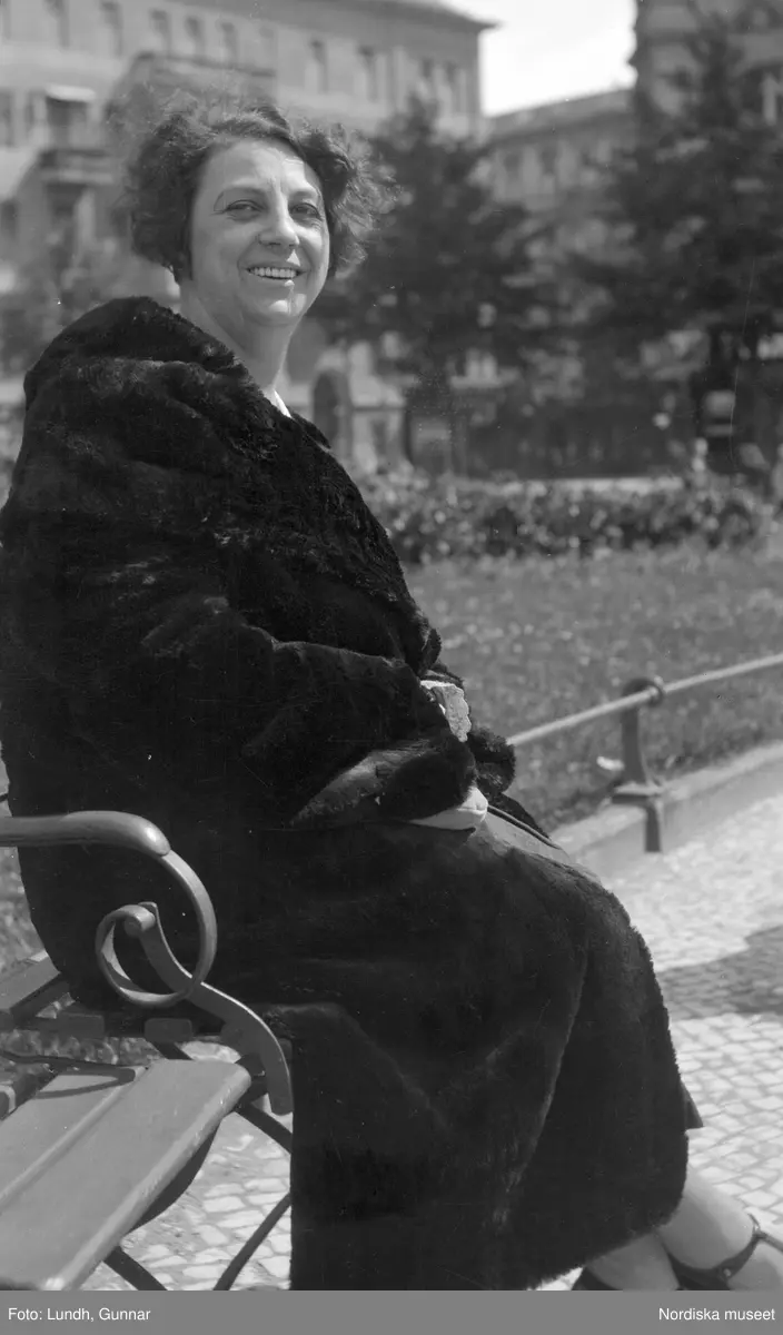 Motiv: (ingen anteckning) ;
Tom kontaktkarta, anteckningar på kontaktkarta 282 "turist på alptopp" 283 - 308 "div. bekanta o obekanta i Berlin 1925 - 27"