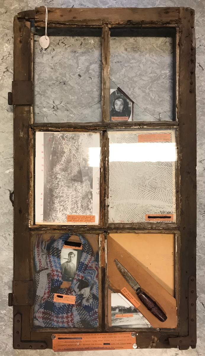 En montasje laget av bevismateriale; en knust vindusrute, et skjerf , en tollekniv der bladet er løsnet fra skaftet, to håndflateavtrykk og tre foto. Deler av montasjen er gjenbruk av et maleri.