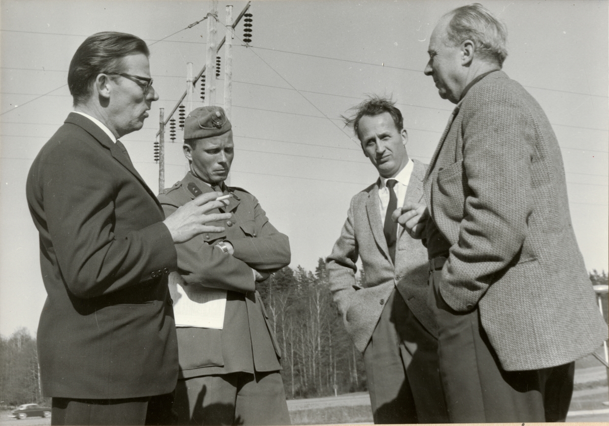 Prov med lastterrängbil 939 vid Arméns motorskola. Slutprov i Strängnäs i april 1962.