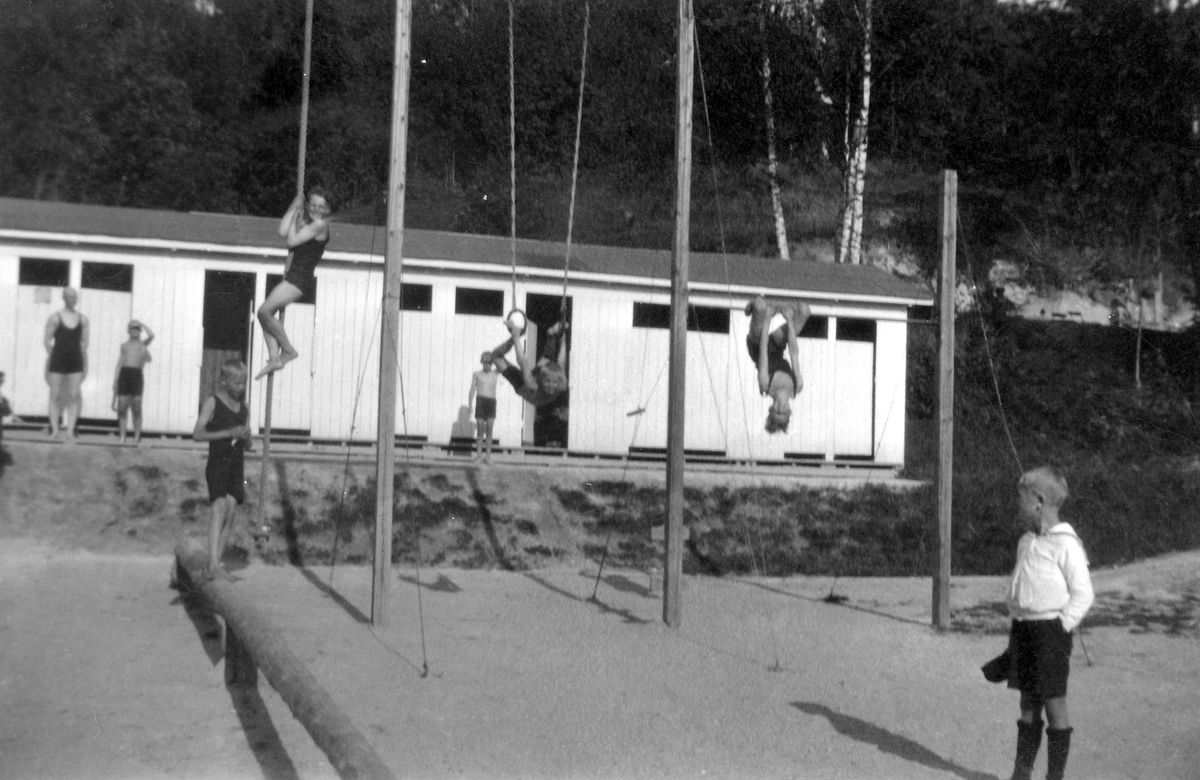 Falkumlia Bad. Bildeserie.
Båten Ramona.