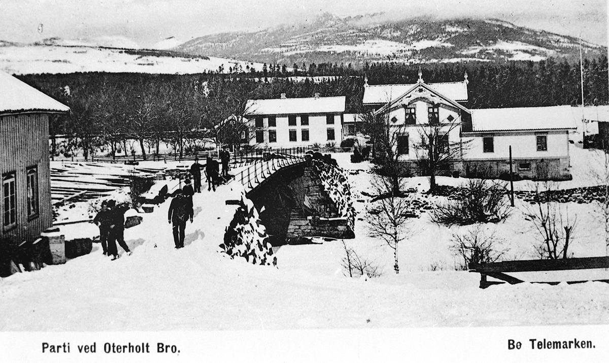 Oterholt i Bø i vinterdrakt