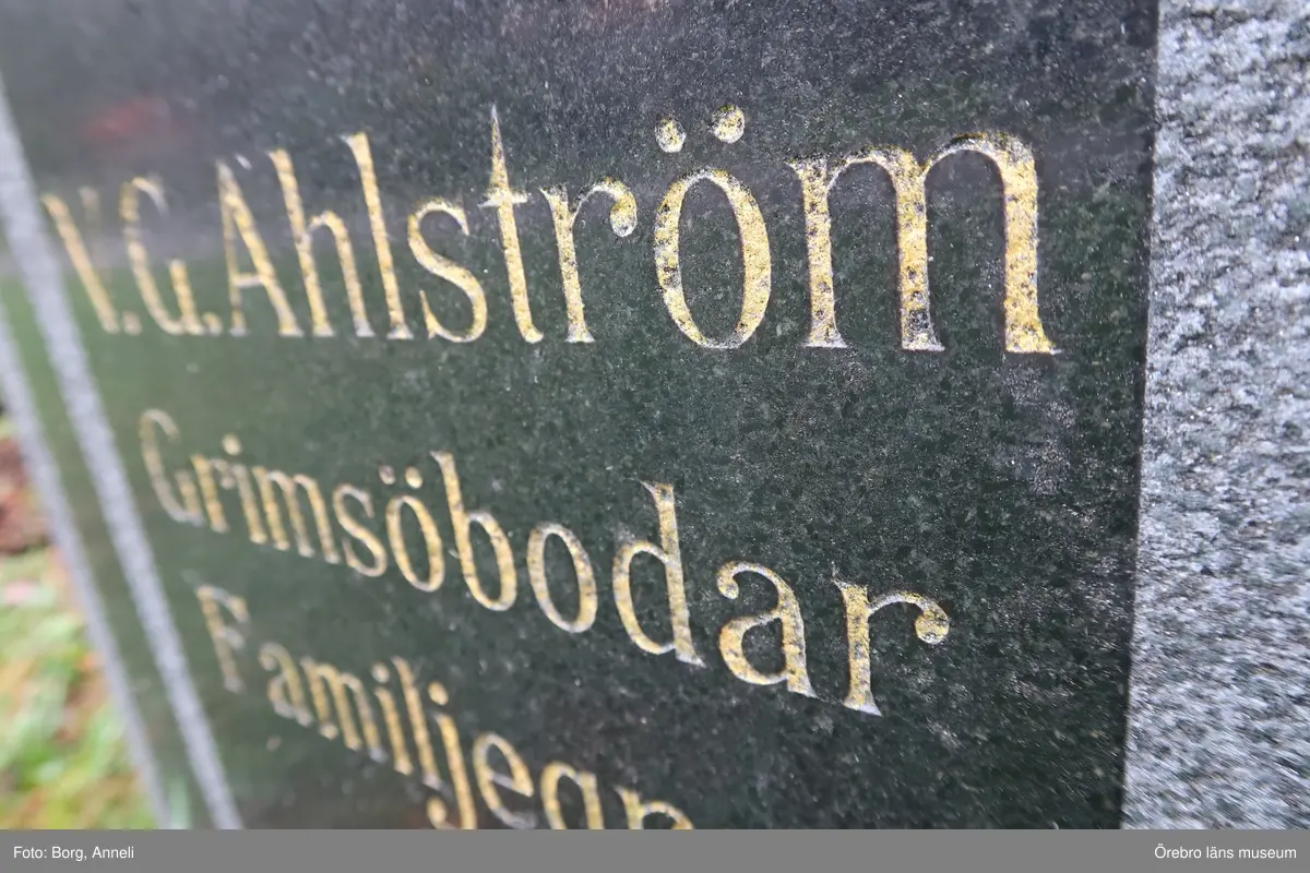 Fotoprotokoll

Acc. Nr. OLM-2019-403_1-45
Örebro läns museums diarienummer: 2016.230.125
Fotograf: Anneli Borg 
Objekt: Ramsbergs nya kyrkogård
Kommun: Lindesbergs kommun
Län: Örebro
År: 2019

Motiv: 
1-45	Ramsbergs nya kyrkogård, gravvårdar
